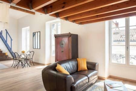 Beau Meuble Centre Historique Apartment Bordeaux Bagian luar foto